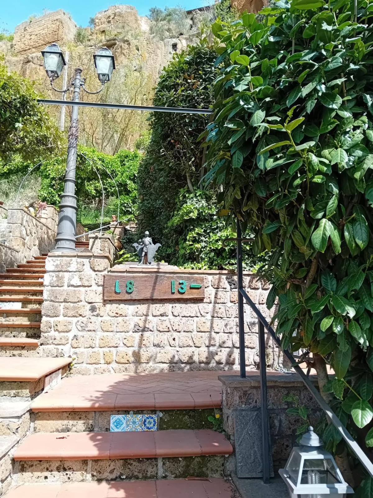 Casa Serafina Trilocale Con Arredi D'Arte E Parcheggio Privato Orvieto Luaran gambar